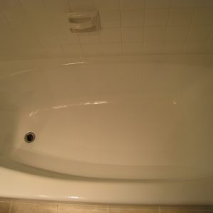 bathtub reglazing chicago